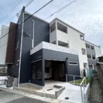 川西市小花　(木造3階建共同住宅21戸)　R6.1.29竣工